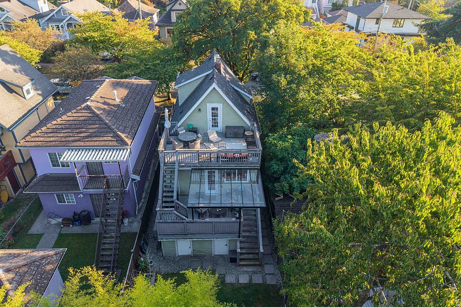 929 E 30th Avenue Vancouver, BC - 28
