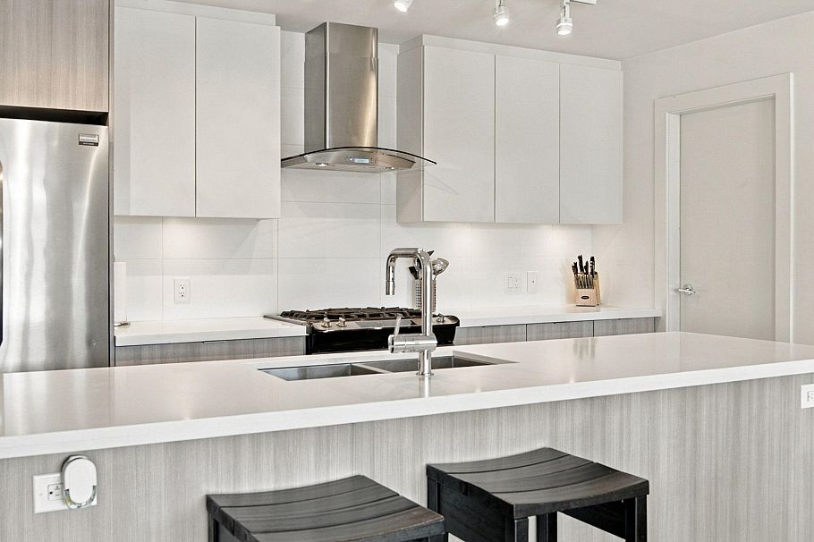 115 3602 Aldercrest Drive North Vancouver, BC - 10