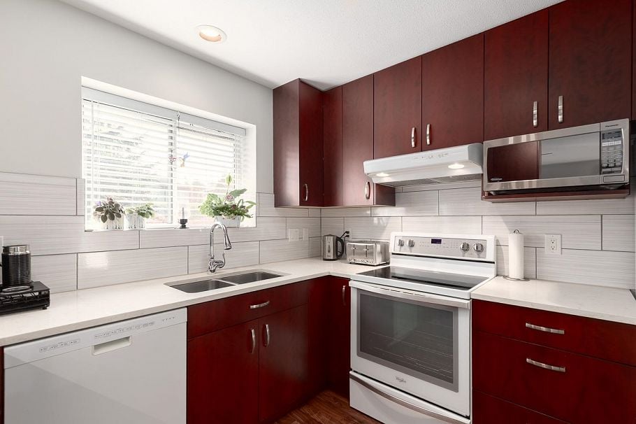 5 3634 Garibaldi Drive North Vancouver, BC - 21