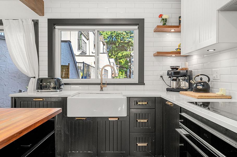 1952 Chesterfield Avenue North Vancouver, BC - 8