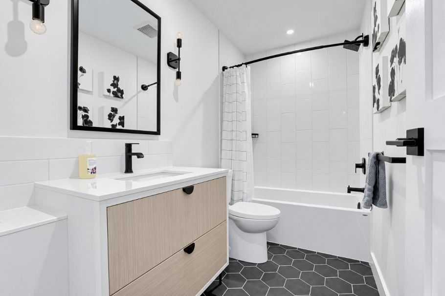174 W 16th Avenue Vancouver, BC - 31