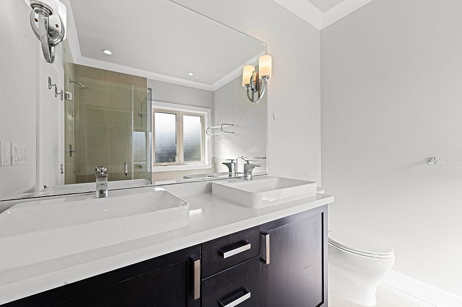 1 651 W 14th Street North Vancouver, BC - 20