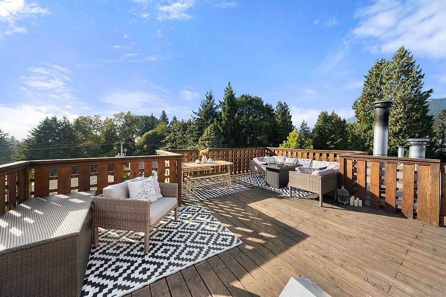 1952 Chesterfield Avenue North Vancouver, BC - 28