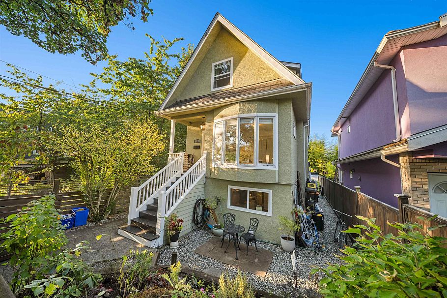 929 E 30th Avenue Vancouver, BC - 31