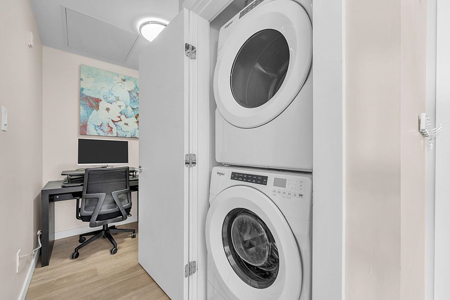 303 625 E 3rd Street North Vancouver, BC - 19