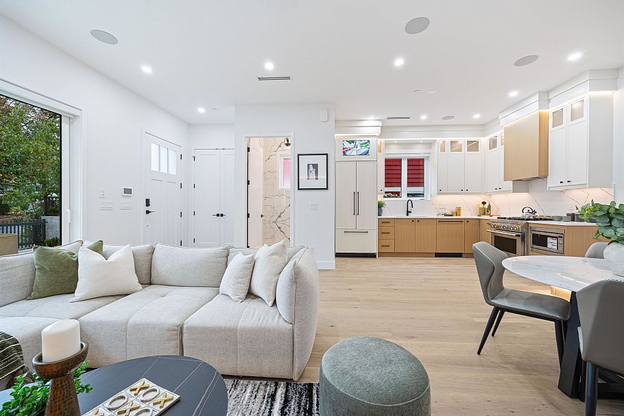 1 2070 E 26th Avenue Vancouver, BC - 10