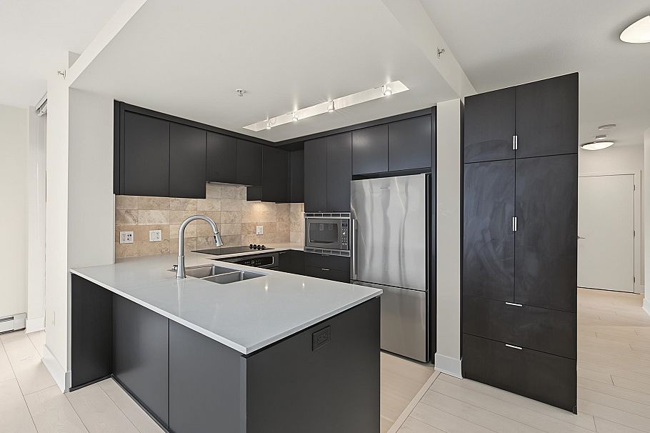 408 158 W 13th Street North Vancouver, BC - 6