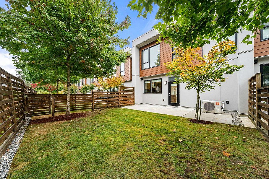 44 3597 Malsum Drive North Vancouver, BC - 32