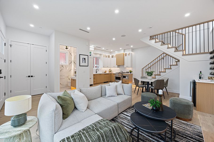 1 2070 E 26th Avenue Vancouver, BC - 9