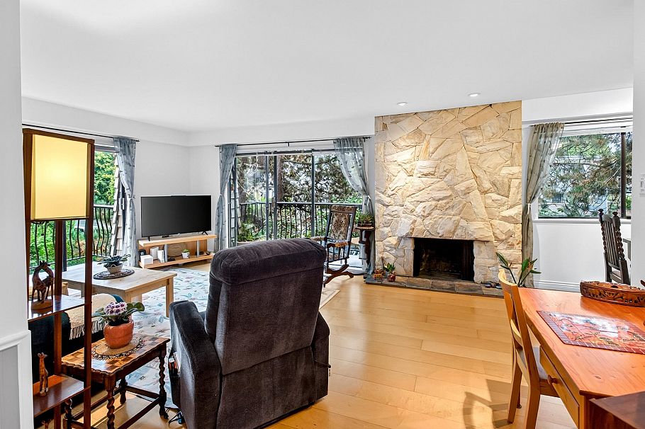 303 1721 St. Georges Avenue North Vancouver, BC - 11