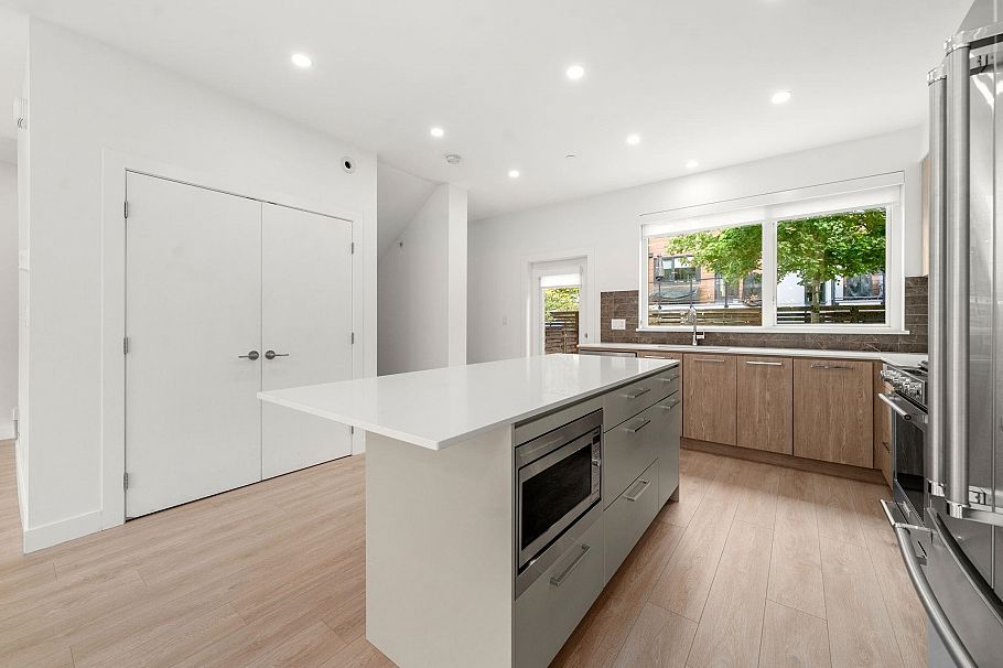 44 3597 Malsum Drive North Vancouver, BC - 8