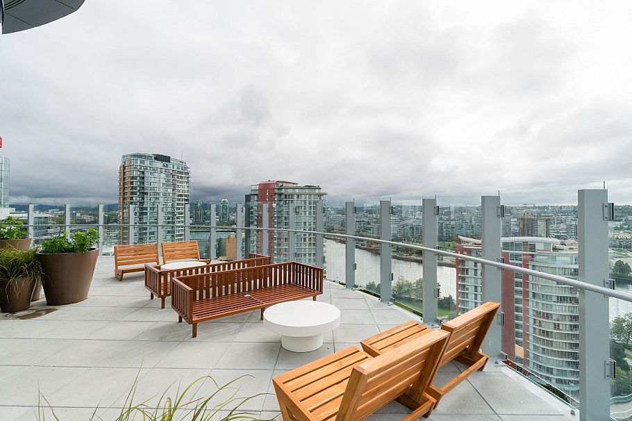 2401 89 Nelson Street Vancouver, BC - 36