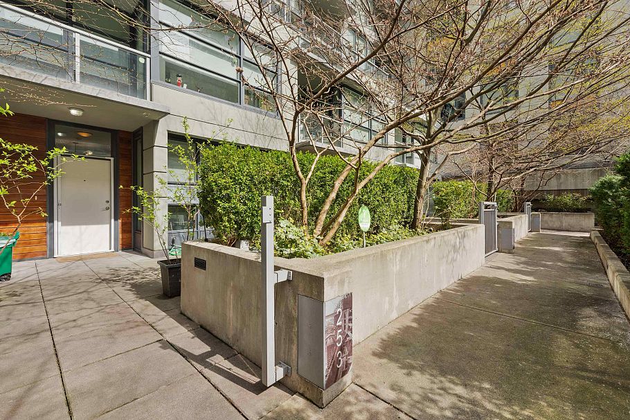 253 108 W 1st Avenue Vancouver, BC - 32