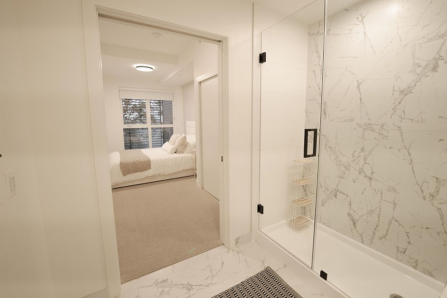 358 422 E 3rd Street North Vancouver, BC - 16