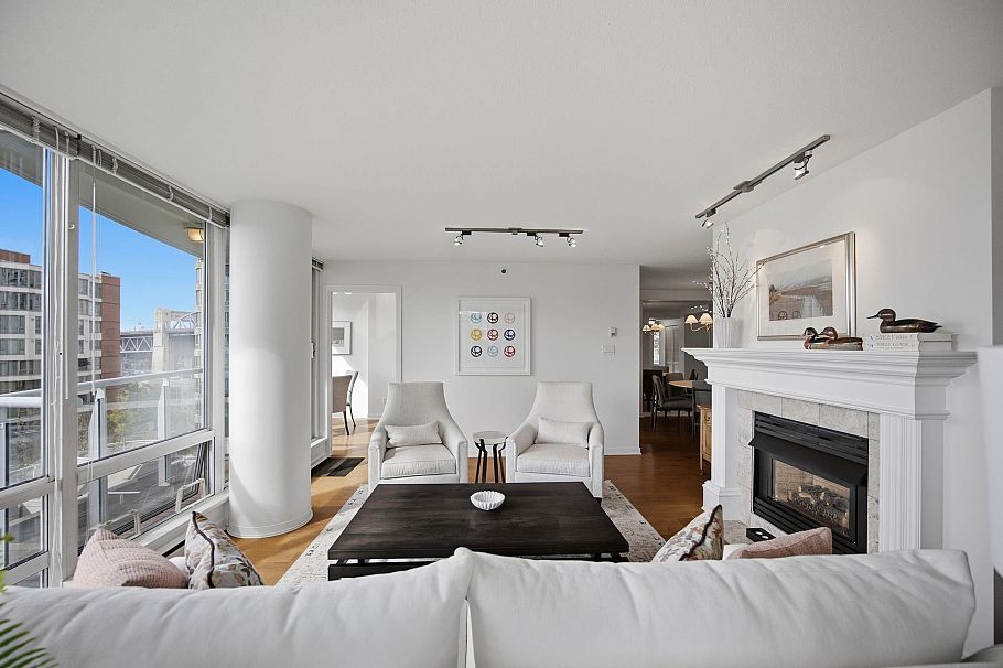 706 1500 Hornby Street Vancouver, BC - 5