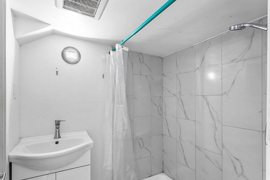 3186 E 28th Avenue Vancouver, BC - 24