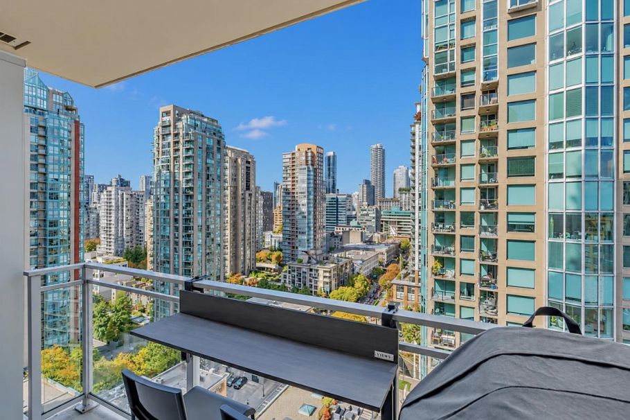 2102 888 Homer Street Vancouver, BC - 5