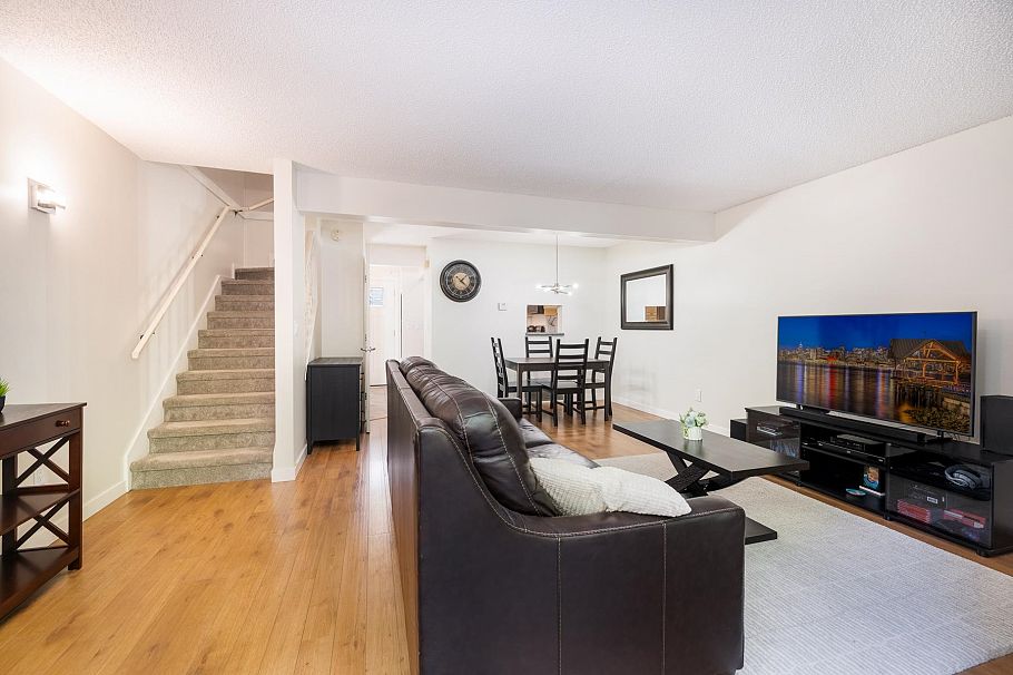 58 1930 Cedar Village Crescent North Vancouver, BC - 6