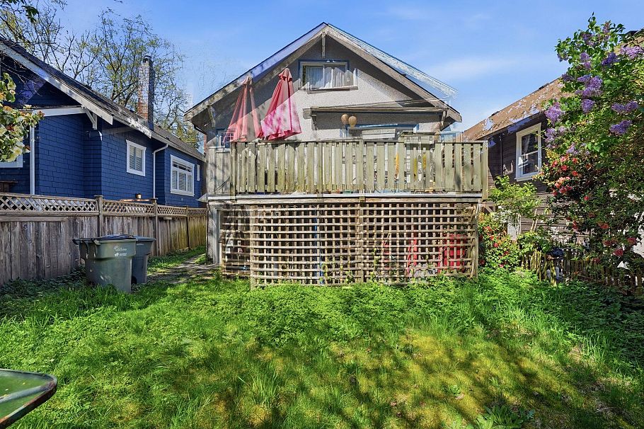 3174 W 5th Avenue Vancouver, BC - 21