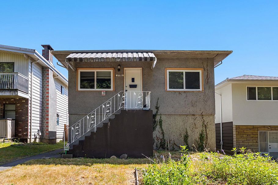 3186 E 28th Avenue Vancouver, BC - 1