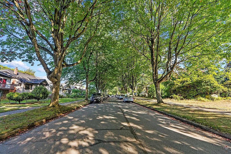 2621 Cambridge Street Vancouver, BC - 36