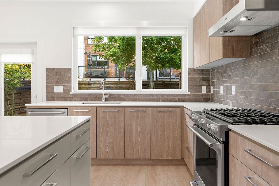 44 3597 Malsum Drive North Vancouver, BC - 9
