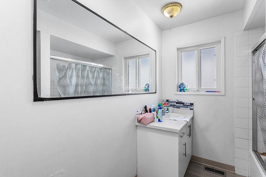 3186 E 28th Avenue Vancouver, BC - 13