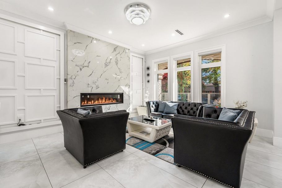 3419 E 48th Avenue Vancouver, BC - 4