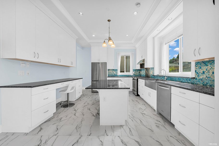 2246 W 22nd Avenue Vancouver, BC - 9