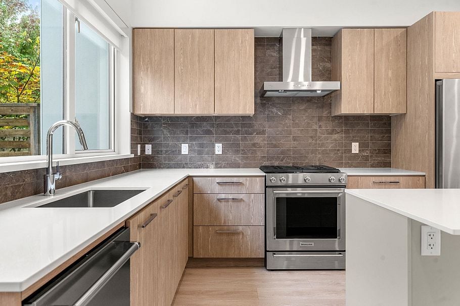 44 3597 Malsum Drive North Vancouver, BC - 2