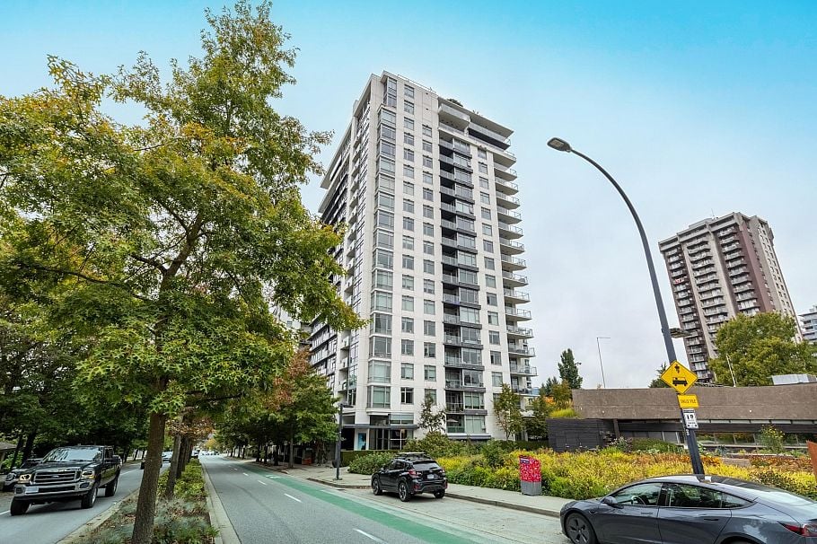 408 158 W 13th Street North Vancouver, BC - 1