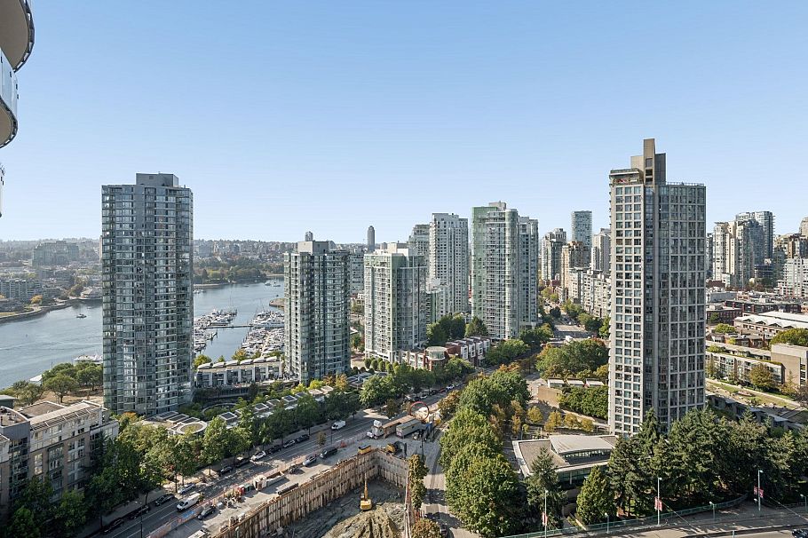 2401 89 Nelson Street Vancouver, BC - 24