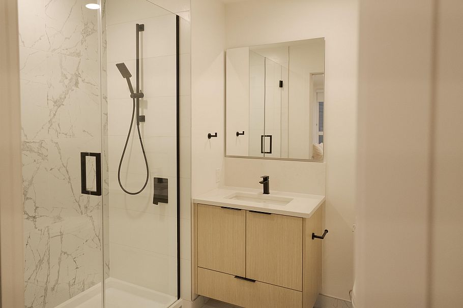 358 422 E 3rd Street North Vancouver, BC - 15