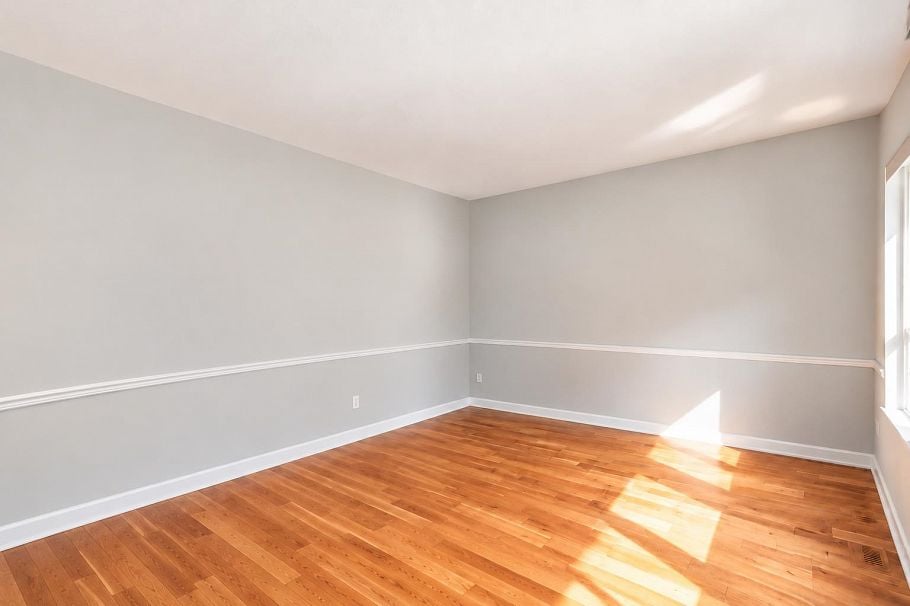 5 3634 Garibaldi Drive North Vancouver, BC - 16