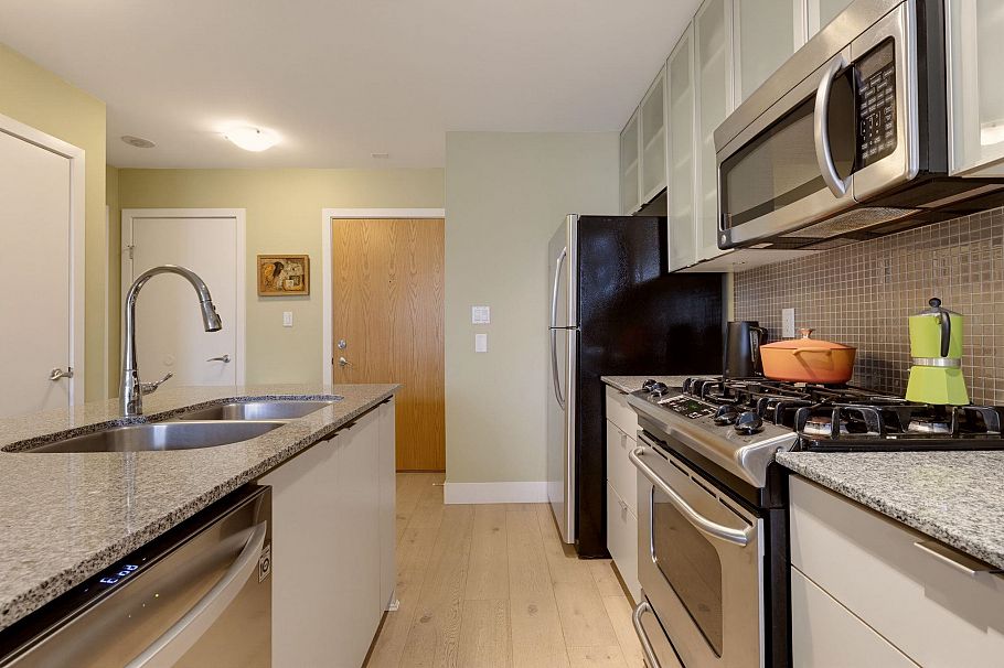 510 298 E 11th Avenue Vancouver, BC - 12