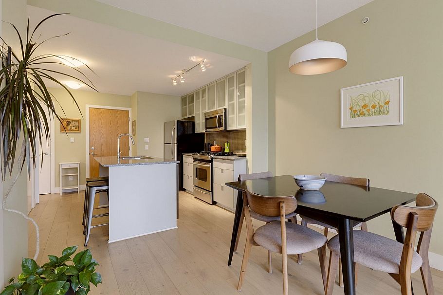 510 298 E 11th Avenue Vancouver, BC - 9