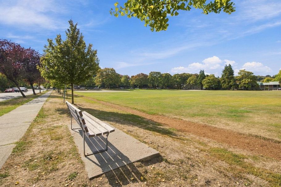 840 W 22nd Avenue Vancouver, BC - 11