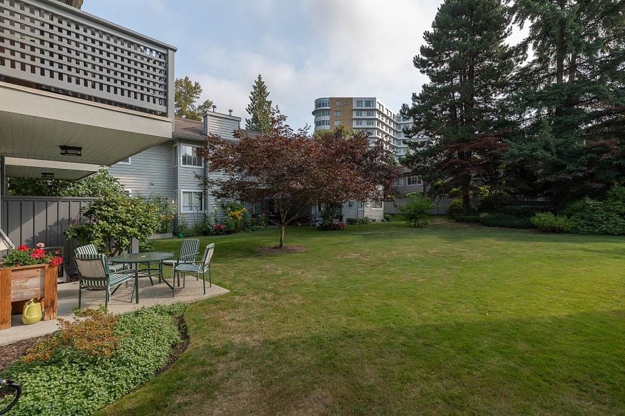 5 3634 Garibaldi Drive North Vancouver, BC - 39