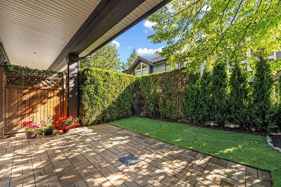 1 651 W 14th Street North Vancouver, BC - 34