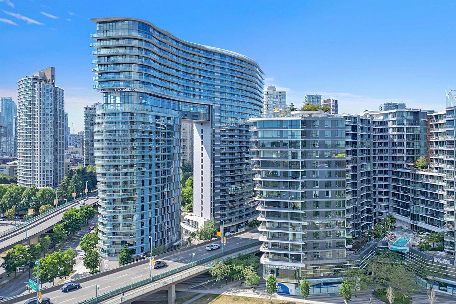 1284 87 Nelson Street Vancouver, BC - 1