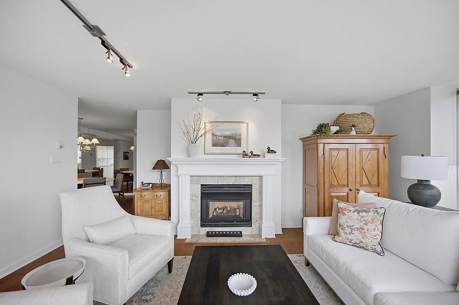 706 1500 Hornby Street Vancouver, BC - 2