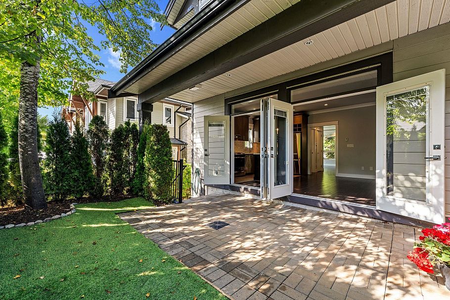 1 651 W 14th Street North Vancouver, BC - 31
