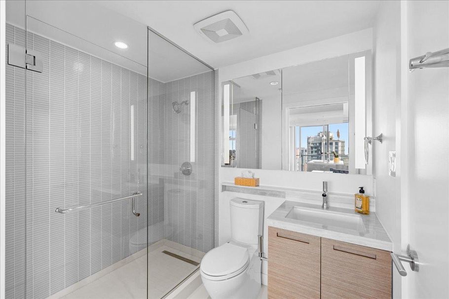3211 777 Richards Street Vancouver, BC - 18