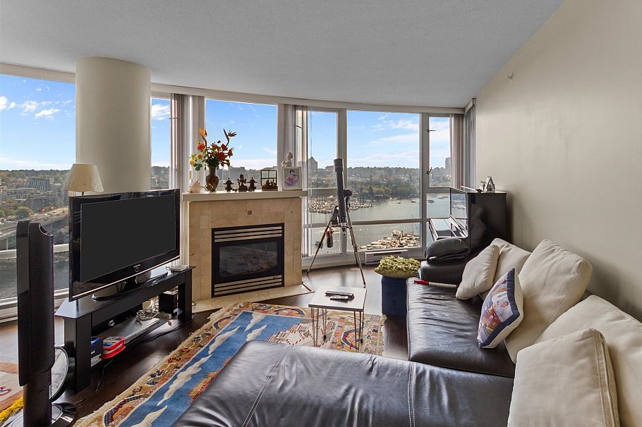 2306 1033 Marinaside Crescent Vancouver, BC - 3