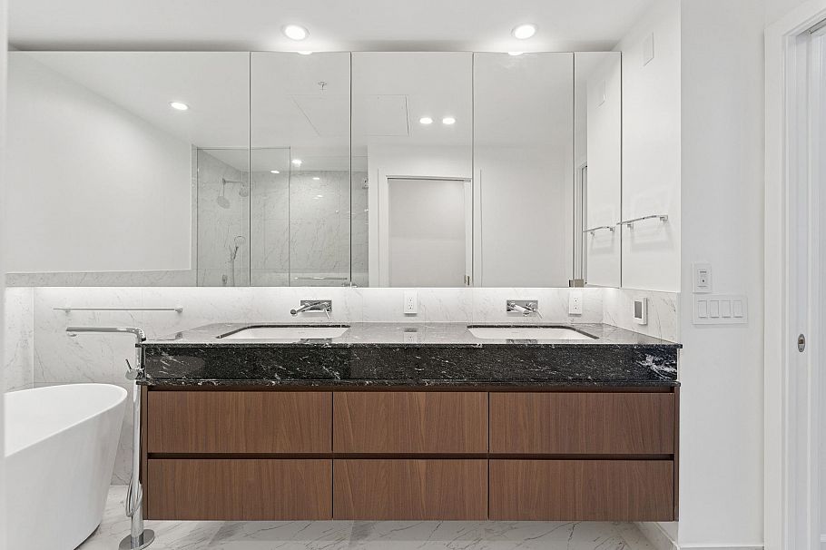 101 3668 W 10th Avenue Vancouver, BC - 23