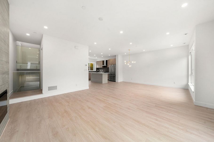 44 3597 Malsum Drive North Vancouver, BC - 13