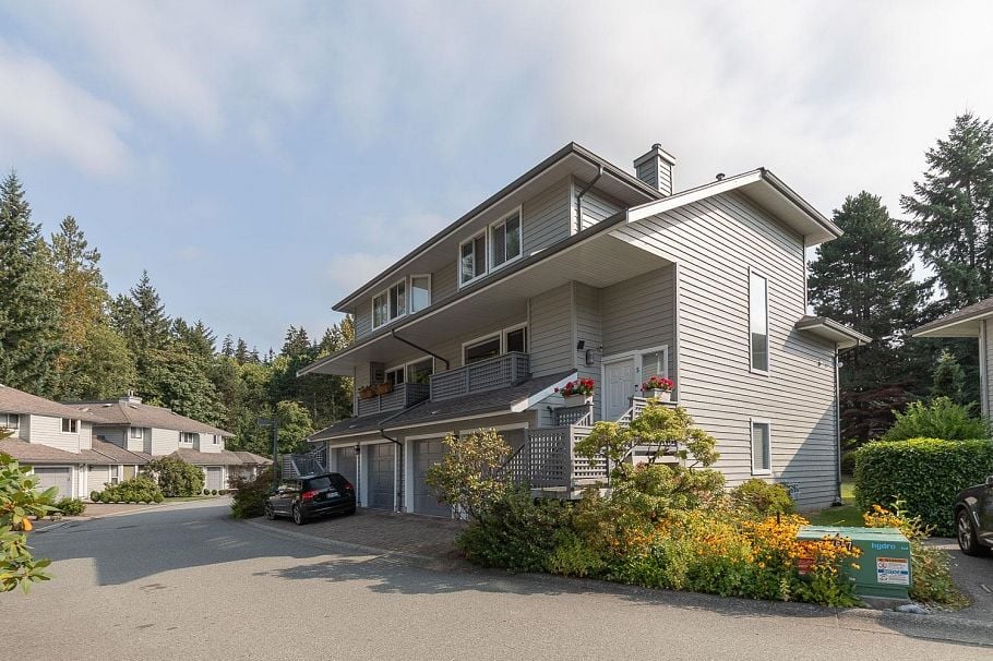 5 3634 Garibaldi Drive North Vancouver, BC - 3