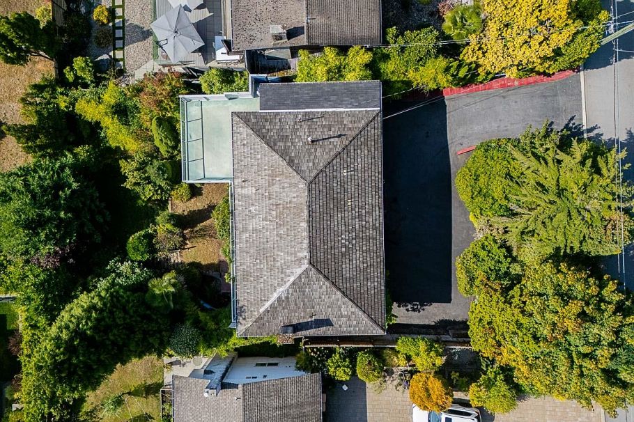 741 Montroyal Boulevard North Vancouver, BC - 4