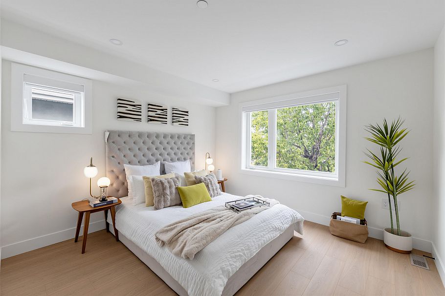 1 3268 E 18 Avenue Vancouver, BC - 19