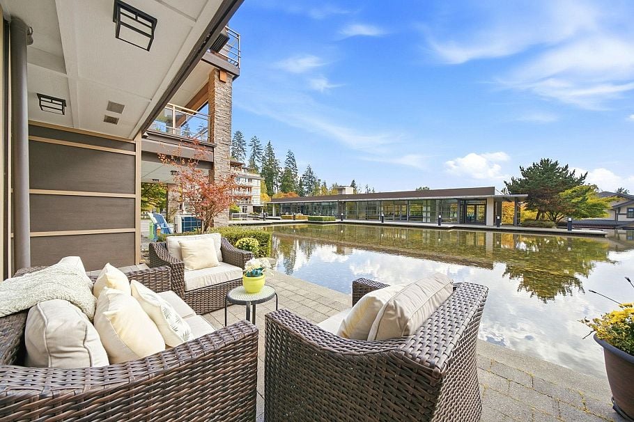115 3602 Aldercrest Drive North Vancouver, BC - 1